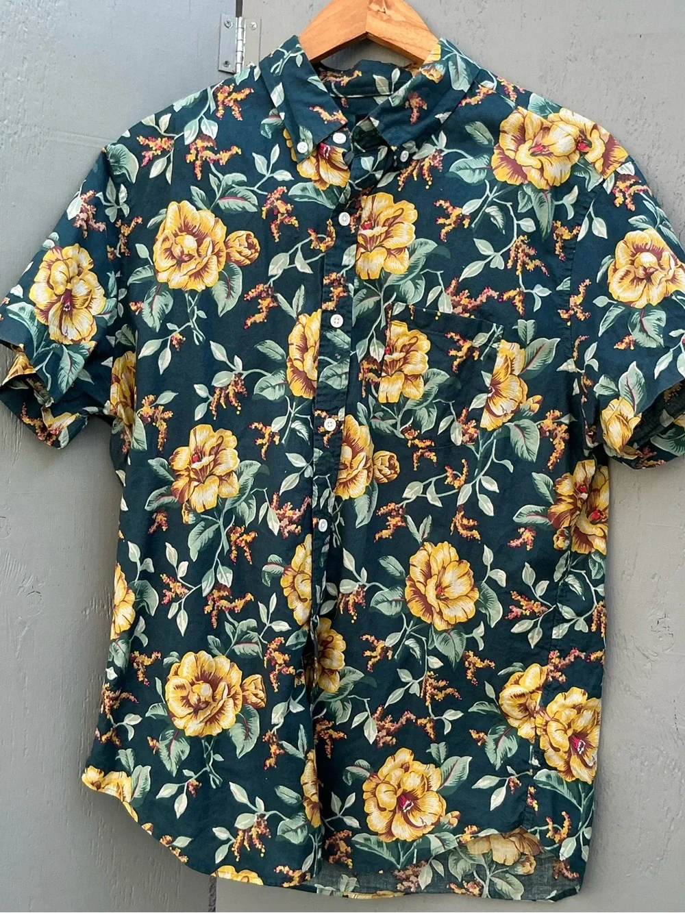 J.Crew Men's Dark Green Floral Button-Up Shirt with Yellow Blooms Size Large